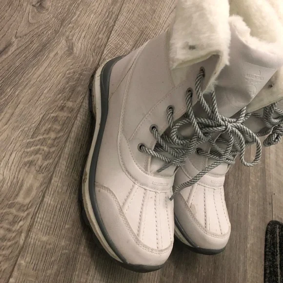 Very new, used 2 times, bought 2 months ago only. Price is negotiable - Picture 1 of 2